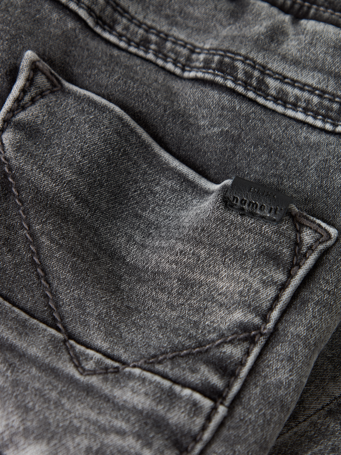 model_shot-front_full